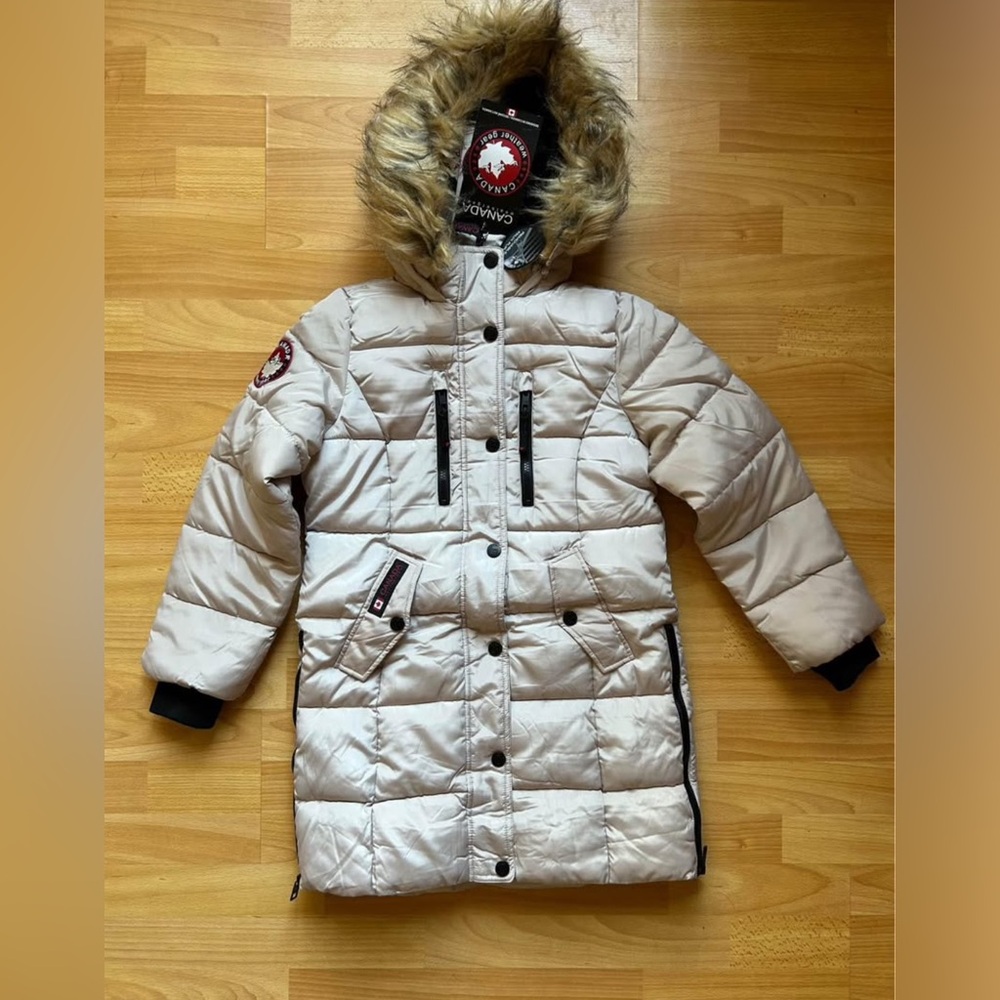 *NEW*Canada Weather
Gear Girls Water
Resistant Heavyweight
Puffer Ski Jacket, M